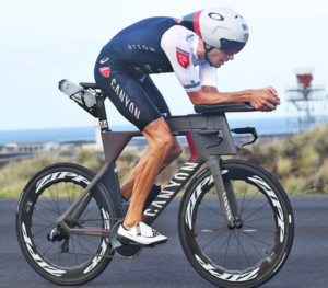 Scopri di più sull'articolo Recupero dopo un Ironman: tempi, fisiologia e strategie avanzate per il triatleta